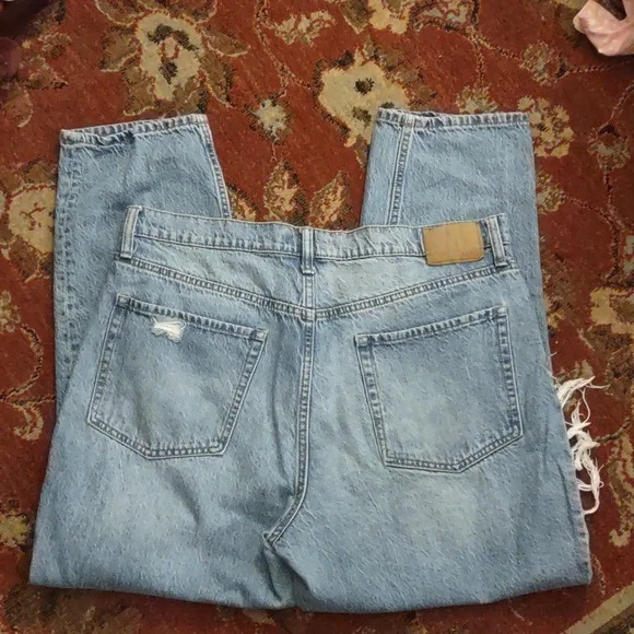 Cute Aeropostale Mom Jeans - Picture 9 of 10
